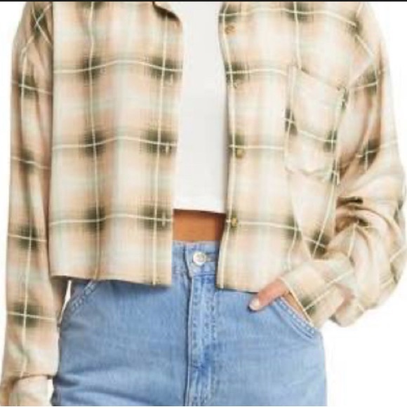 NWT BP Medium Women’s Cropped Long Sleeve Button Down Green/Ivory Plaid - Picture 2 of 10